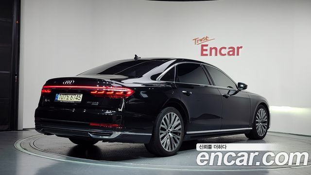 Audi A8 2021 — photo 2
