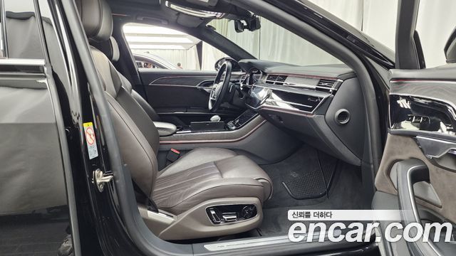 Audi A8 2021 — photo 11