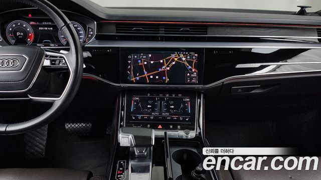 Audi A8 2021 — photo 14