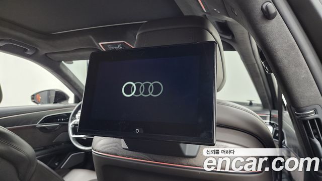 Audi A8 2021 — photo 15