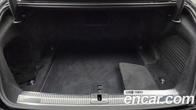 Audi A8 2021 — photo 20