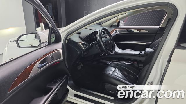 Lincoln MKZ 2016 — photo 10