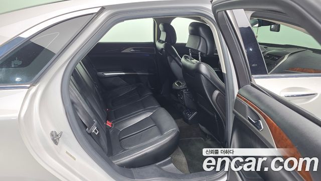 Lincoln MKZ 2016 — photo 12