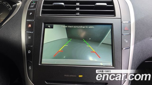 Lincoln MKZ 2016 — photo 15