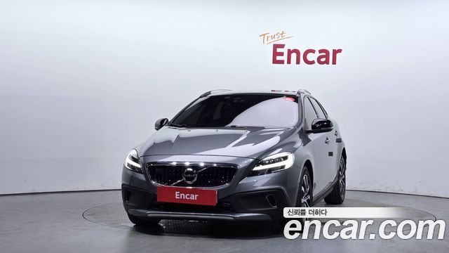 Volvo V40 2019 — photo 3