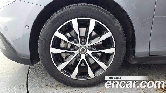 Volvo V40 2019 — photo 5