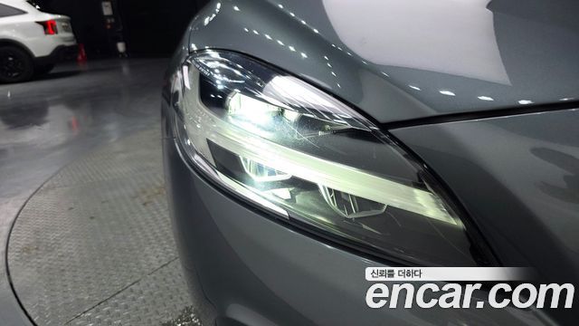 Volvo V40 2019 — photo 8