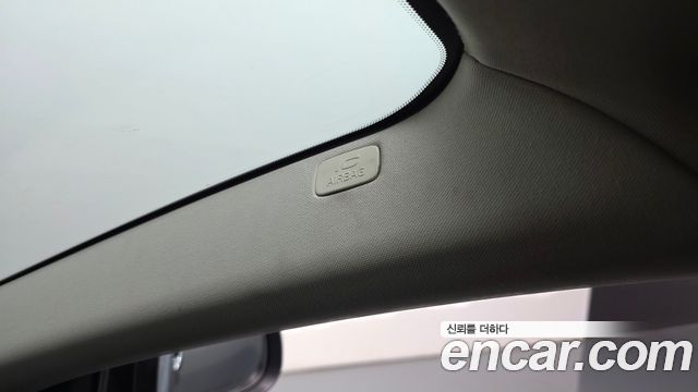 Volvo V40 2019 — photo 27