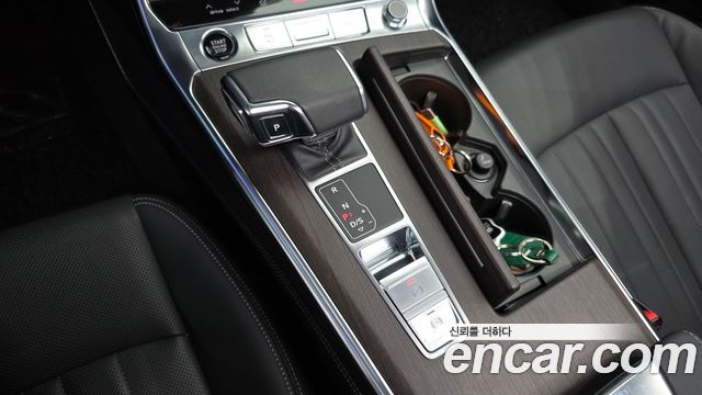 Audi A7 2022 — photo 12