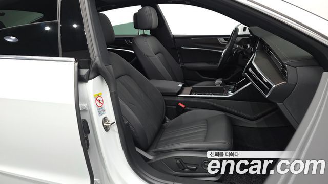 Audi A7 2022 — photo 18