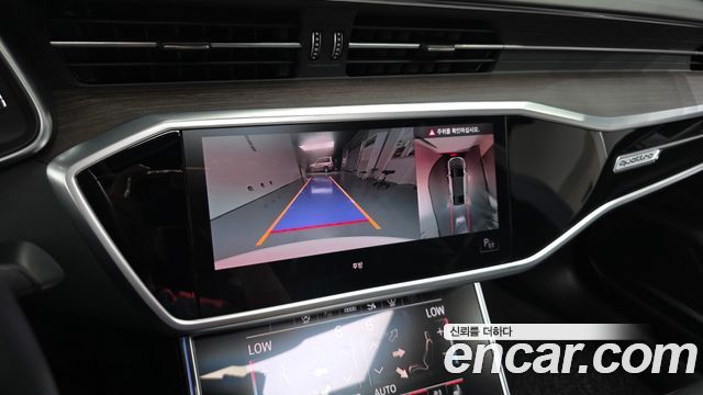 Audi A7 2022 — photo 21