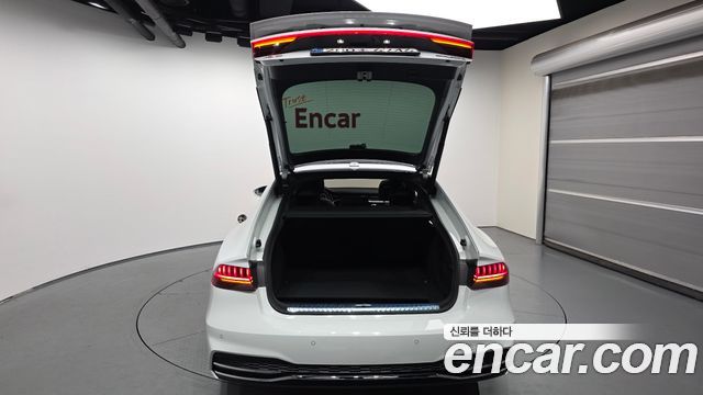 Audi A7 2022 — photo 26