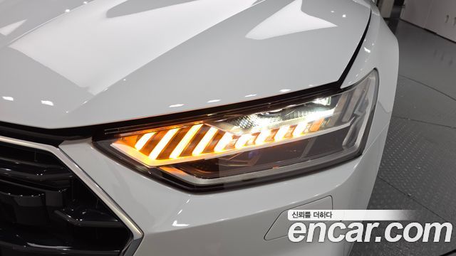 Audi A7 2022 — photo 8