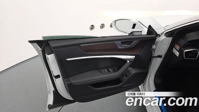 Audi A7 2022 — photo 14
