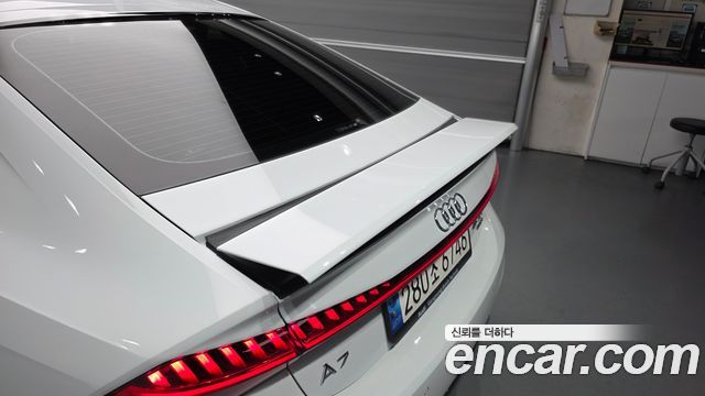 Audi A7 2022 — photo 37