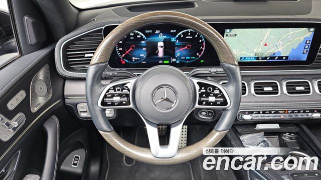 Mercedes-Benz GLS-Class 2022 — photo 20