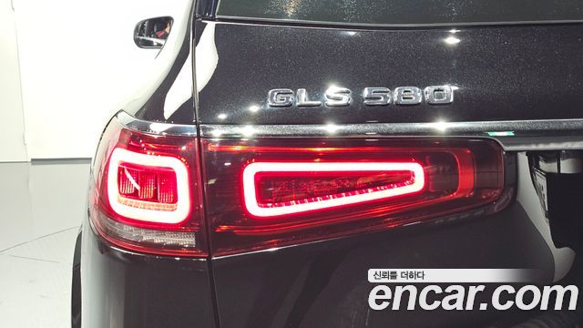 Mercedes-Benz GLS-Class 2022 — photo 9