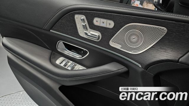 Mercedes-Benz GLS-Class 2022 — photo 29