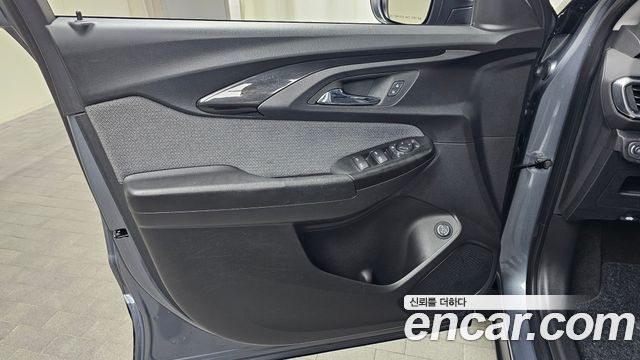 Chevrolet Korea Trailblazer 2022 — photo 14