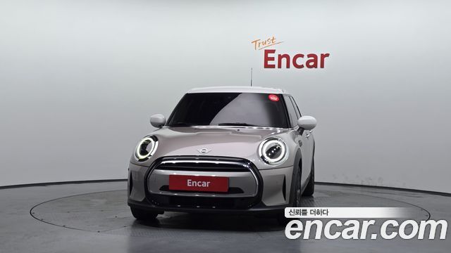 Mini Cooper 2024 — photo 3