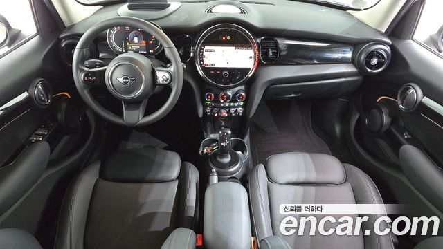 Mini Cooper 2024 — photo 10