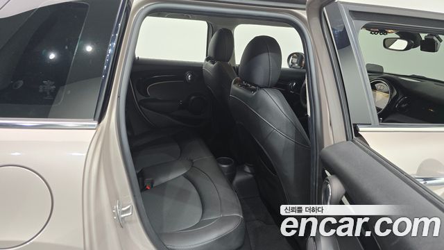 Mini Cooper 2024 — photo 17