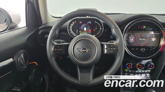 Mini Cooper 2024 — photo 21
