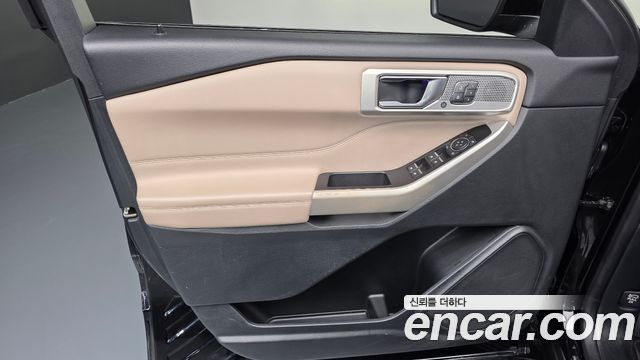 Ford Explorer 2020 — photo 14