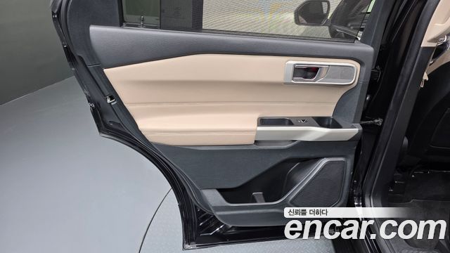 Ford Explorer 2020 — photo 15
