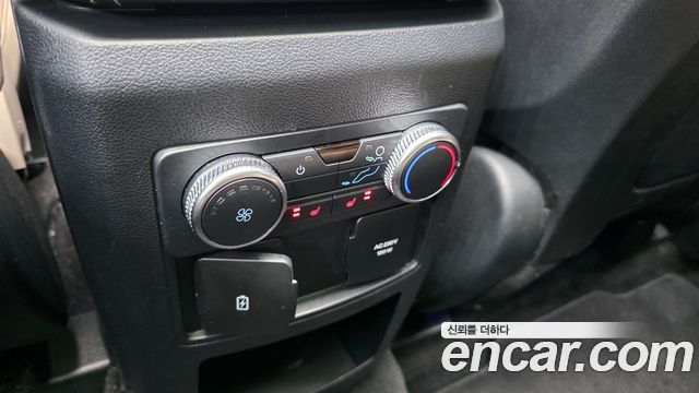 Ford Explorer 2020 — photo 30