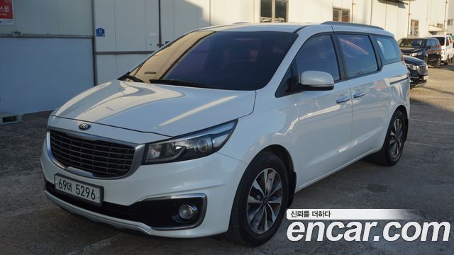Kia Canival 2015 — photo 10