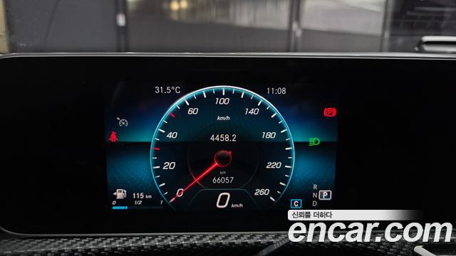 Mercedes-Benz A-Class 2019 — photo 11