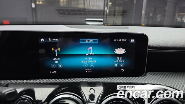 Mercedes-Benz A-Class 2019 — photo 20