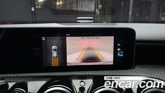Mercedes-Benz A-Class 2019 — photo 21