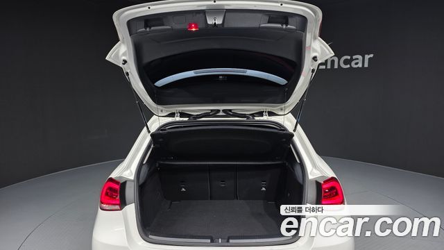 Mercedes-Benz A-Class 2019 — photo 26
