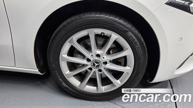 Mercedes-Benz A-Class 2019 — photo 7