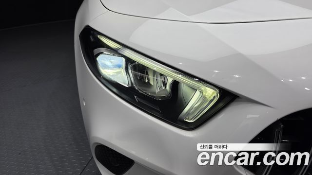 Mercedes-Benz A-Class 2019 — photo 8