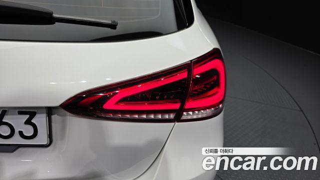Mercedes-Benz A-Class 2019 — photo 9