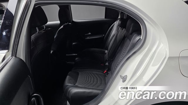 Mercedes-Benz A-Class 2019 — photo 16