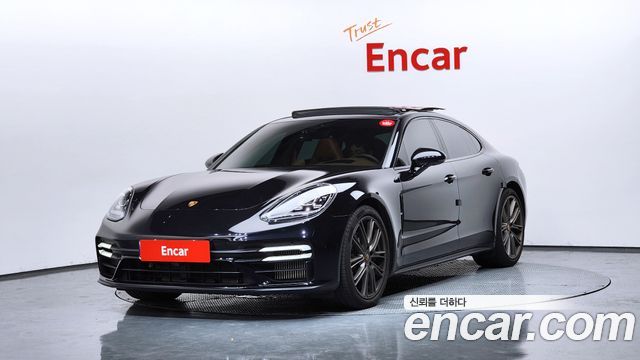 Porsche Panamera 2023 — photo 1