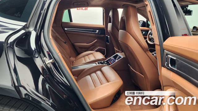 Porsche Panamera 2023 — photo 17