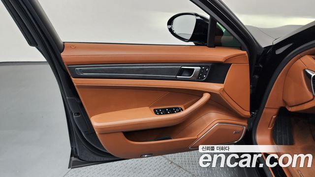Porsche Panamera 2023 — photo 14