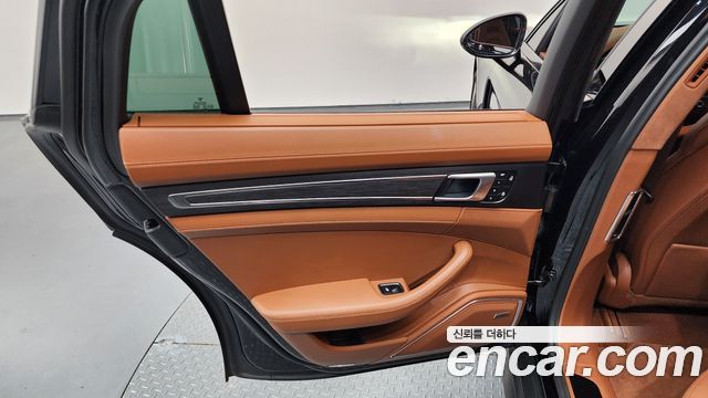 Porsche Panamera 2023 — photo 15