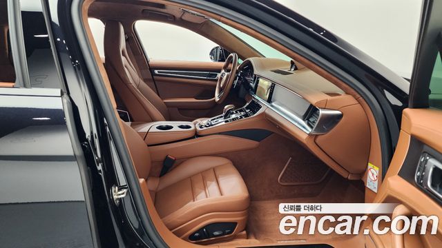 Porsche Panamera 2023 — photo 16