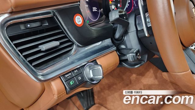 Porsche Panamera 2023 — photo 28