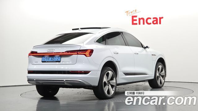 Audi e-tron 2022 — photo 2