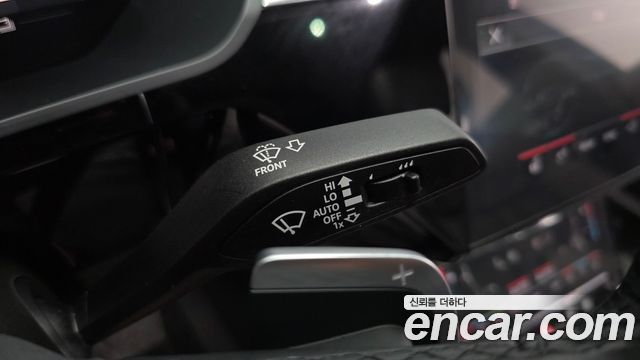 Audi e-tron 2022 — photo 27