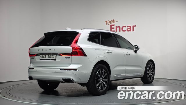 Volvo XC60 2018 — photo 2