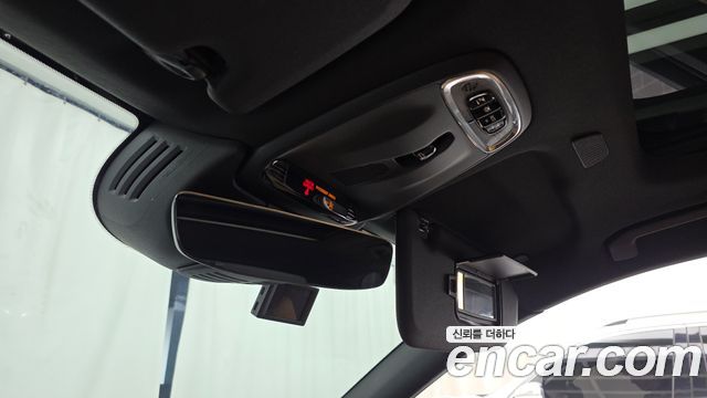 Volvo XC60 2018 — photo 30