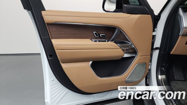 Land Rover Range Rover 2025 — photo 14